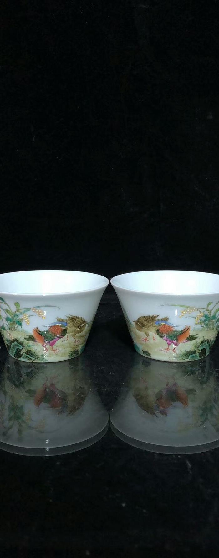 雍正粉彩花鸟马蹄杯