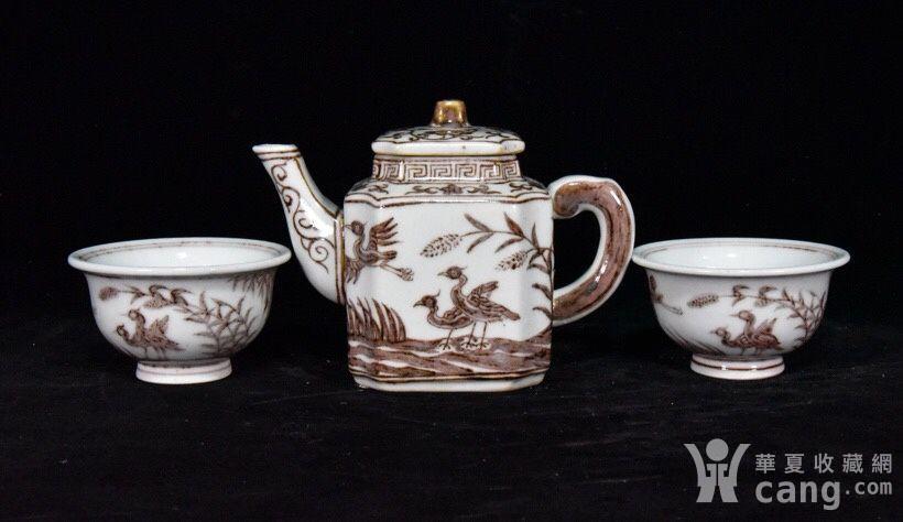 明代宣德釉里红花鸟茶具一套