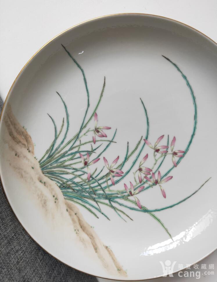 粉彩兰花纹盘