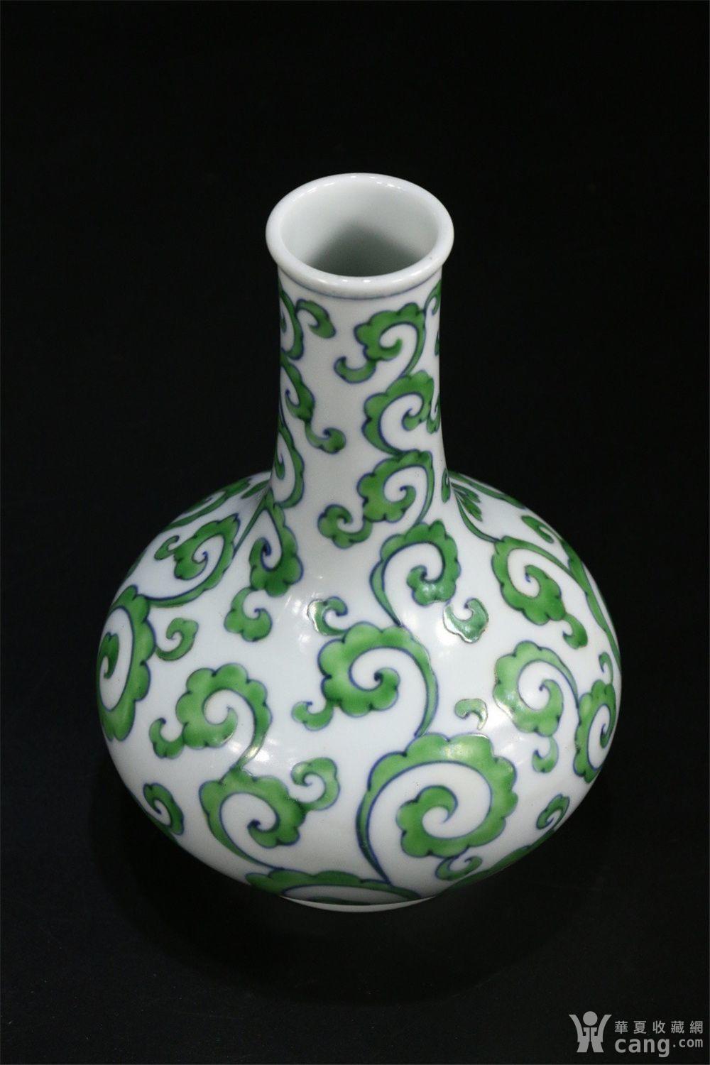 成化斗彩小天球瓶