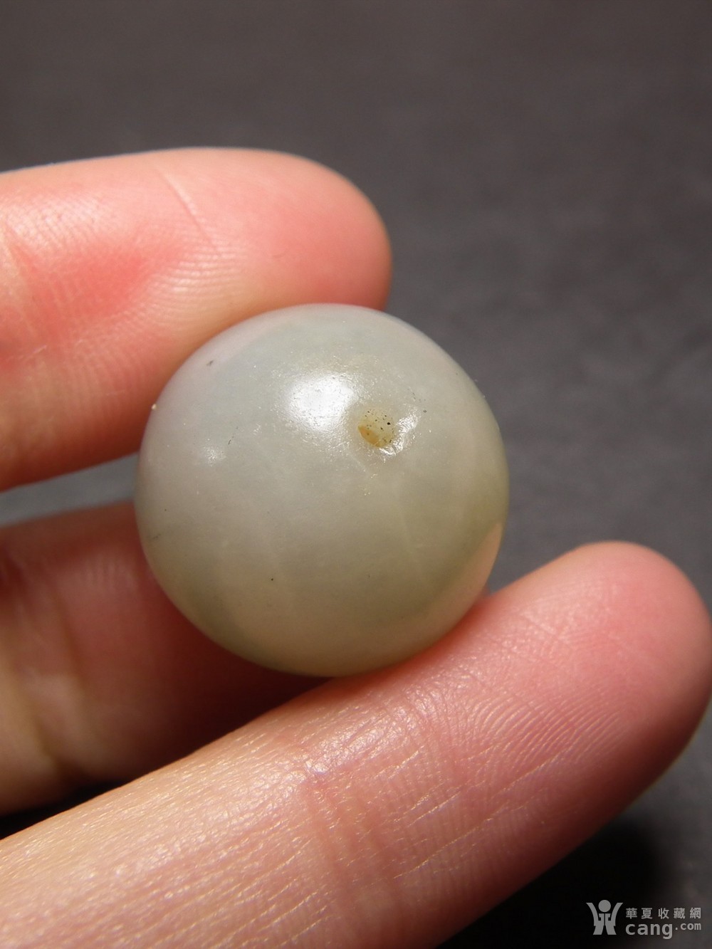 m26 几十年的老山青白色岫玉实心大圆珠