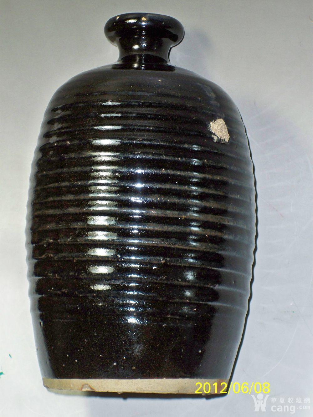 明代凸弦纹黑釉梅瓶