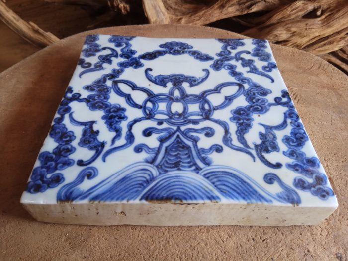 明代宣德蝠海无疆青花地砖瓷板一块