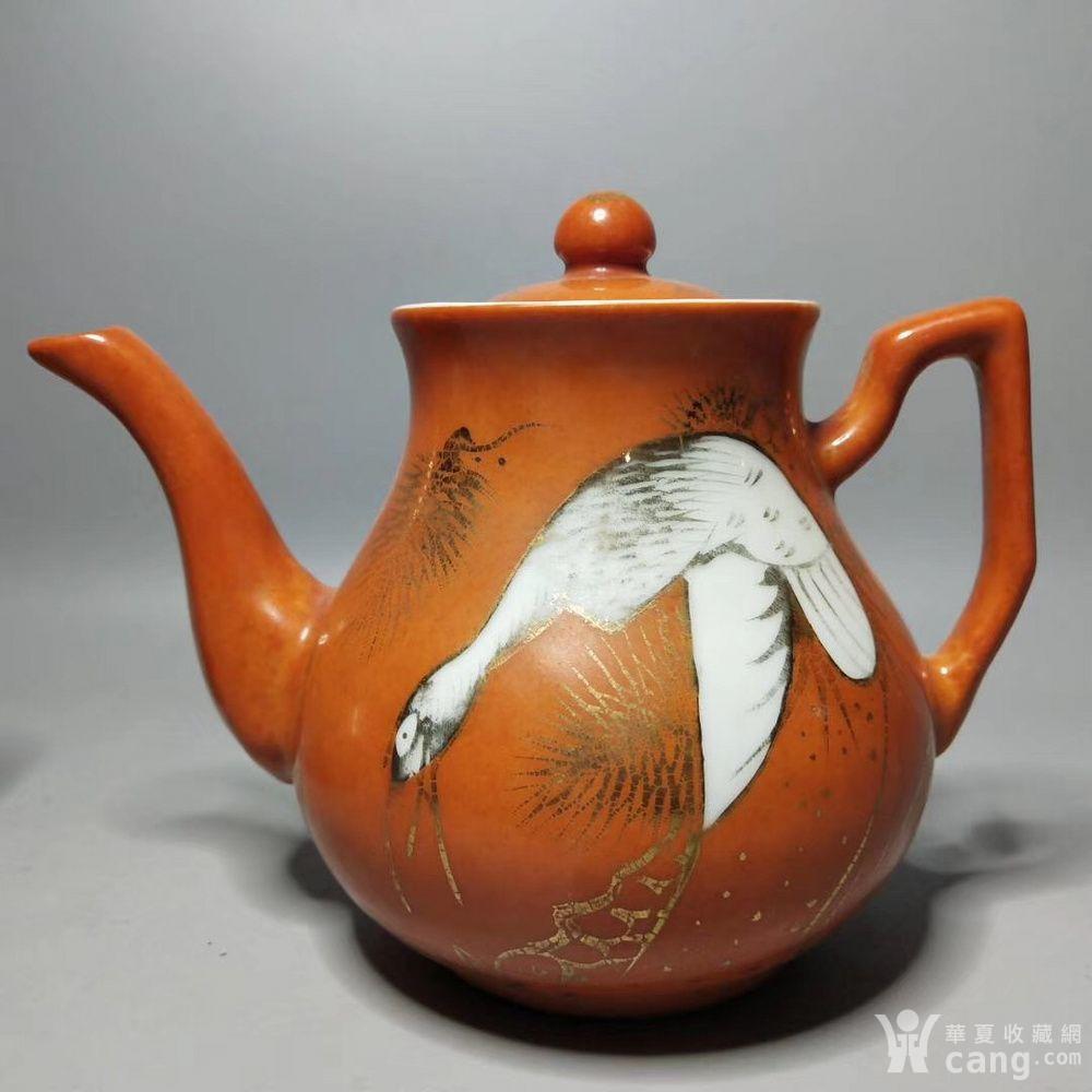仿古工艺品 瓷器 余元昌造珊瑚红釉描金松鹤延年茶壶 藏品描述 藏品