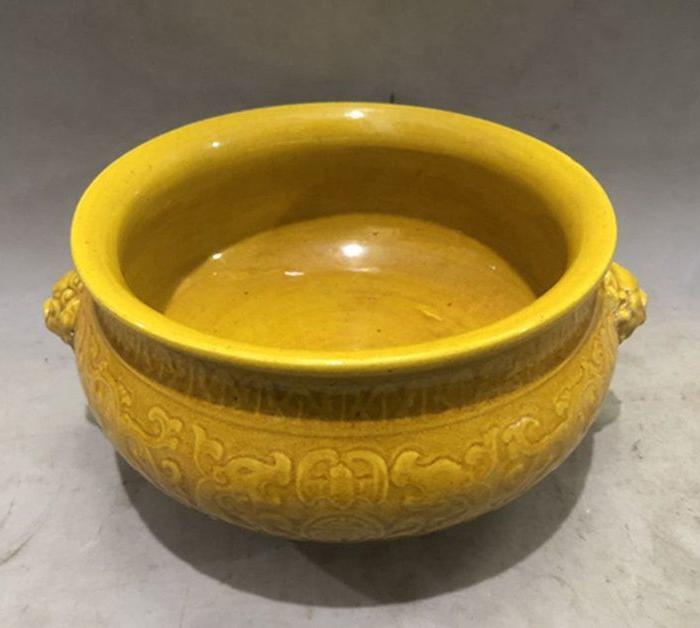 黄釉兽耳香炉