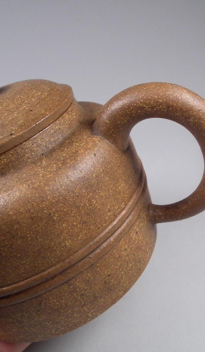 老黄泥紫砂带金星旋纹大茶壶