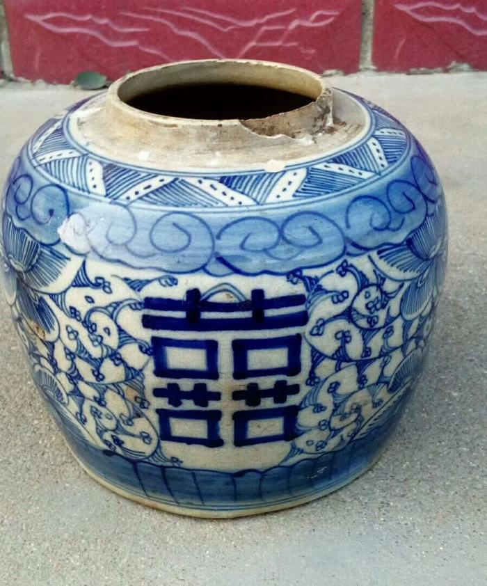 清晚期淄博窑青花喜字罐
