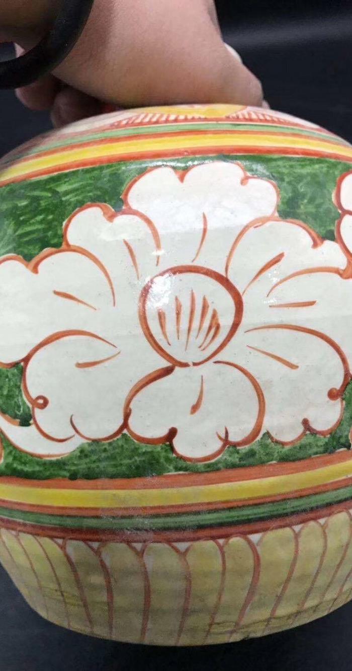 磁州窑红绿彩罐