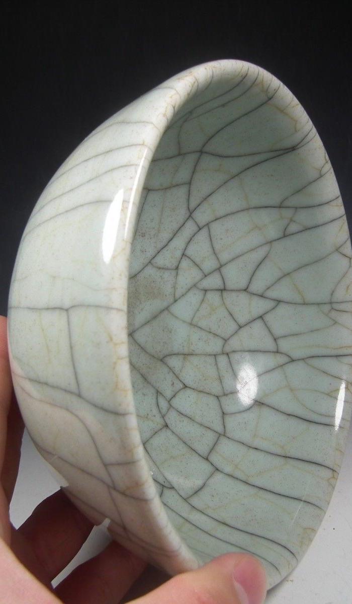 龙泉窑开片大碗一只