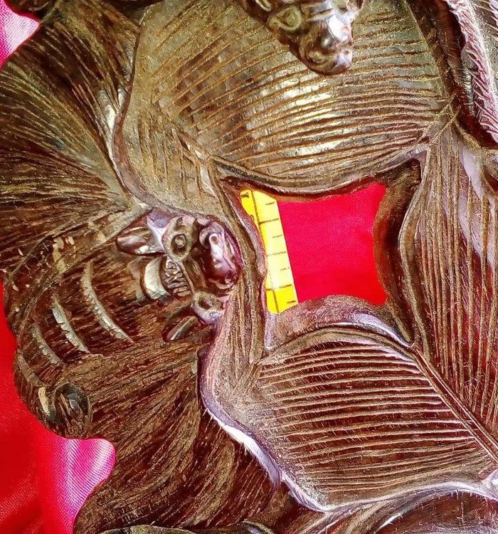 酸枝木红木,纯手工雕刻花鸟动物,两只蝙蝠在铜钱上,招福招财