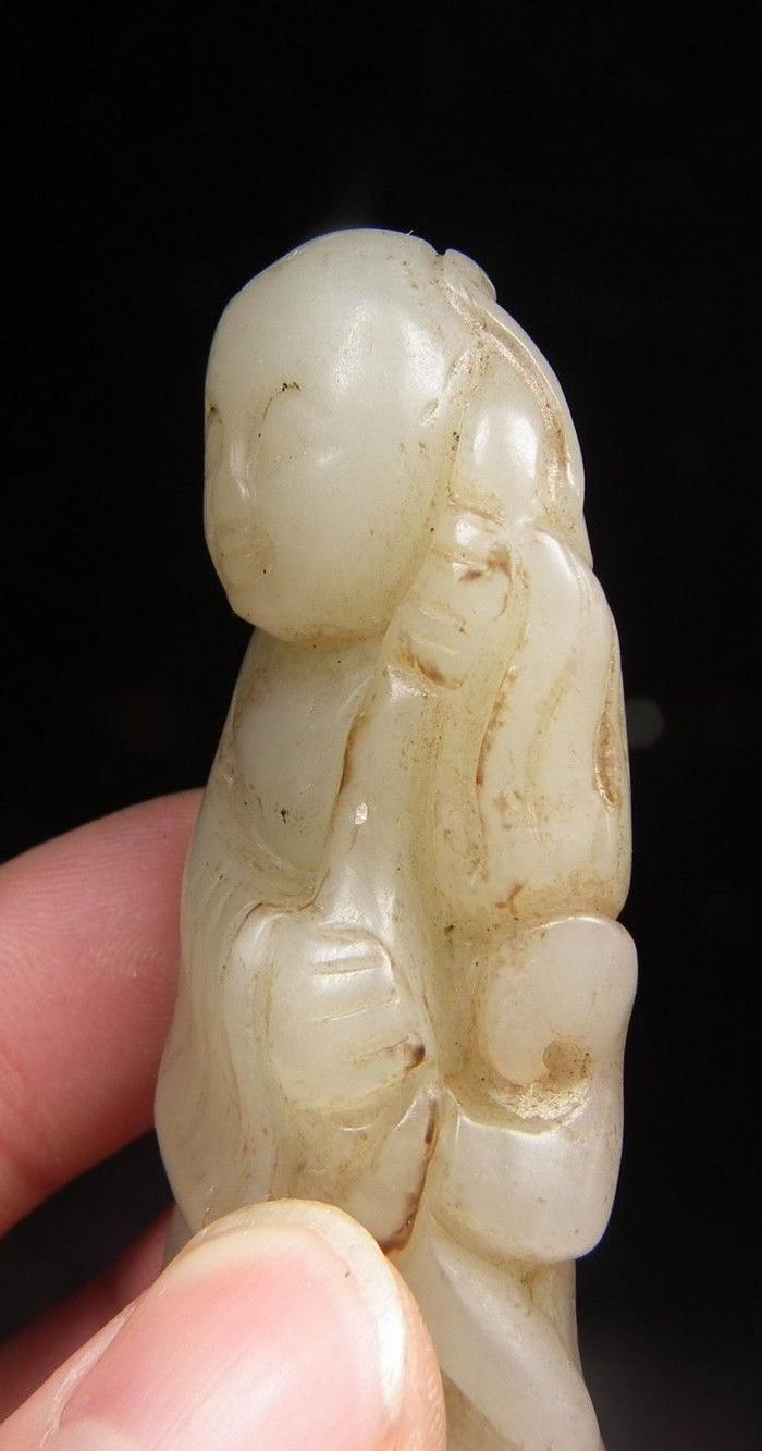 a12 和田青白玉老提油仿古做旧带红沁镂空圆雕执荷