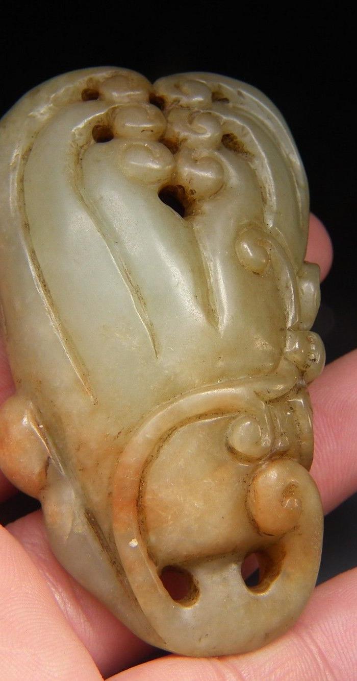 a12 和田玉老提油仿古做旧带沁带孔圆雕佛手大把件