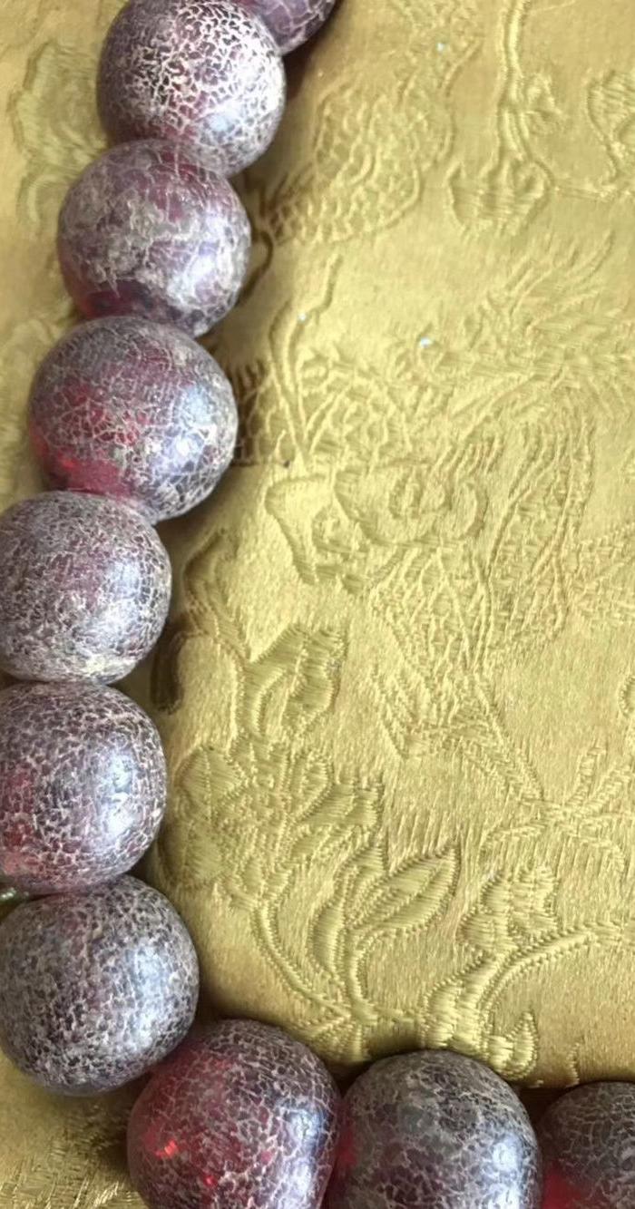 清代宫廷血珀朝珠