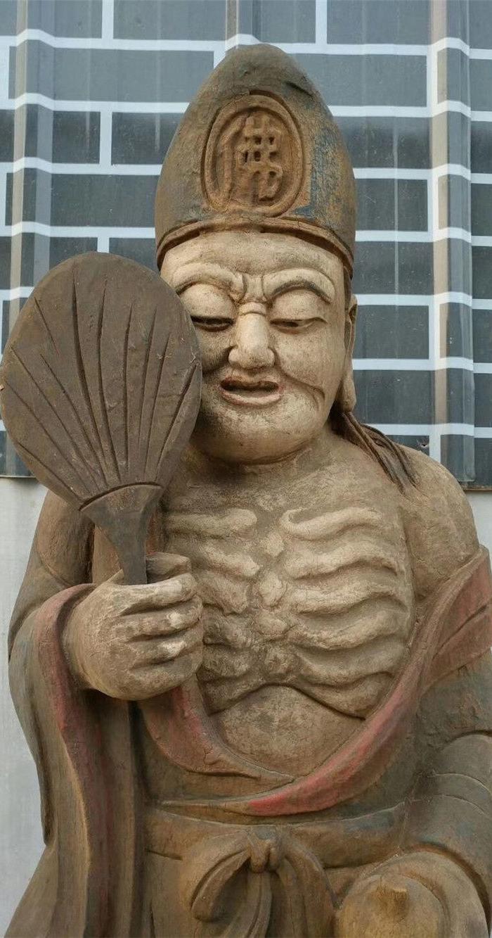 楠木济公佛一尊