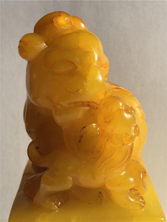 清代老寿山石田黄石吴咨大印章摆件包老保真