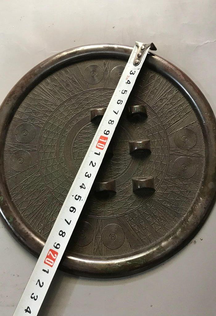 织*六钮铜镜