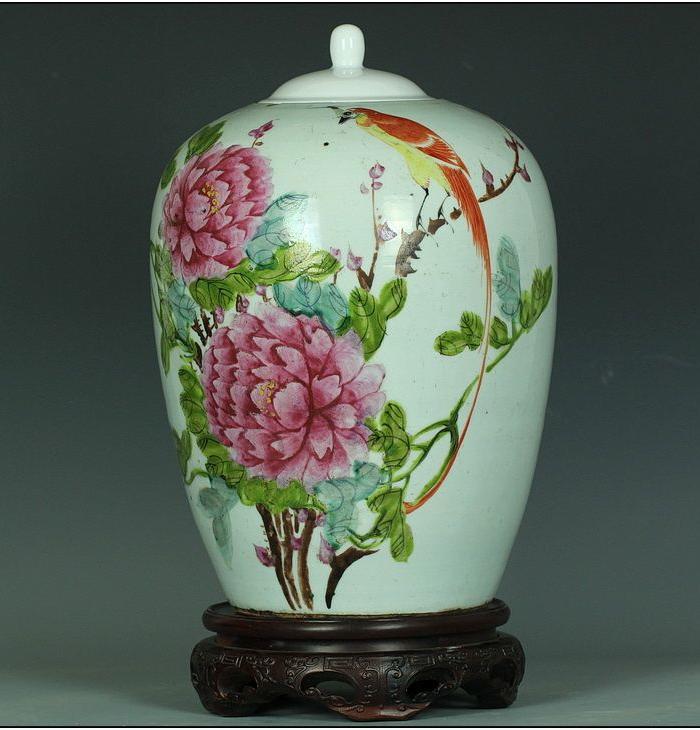 民国瓷绘名家刘和义的双牡丹绶带鸟粉彩诗文大冬瓜罐一对