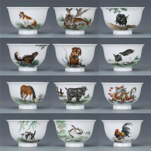 大清乾隆粉彩十二生肖套杯