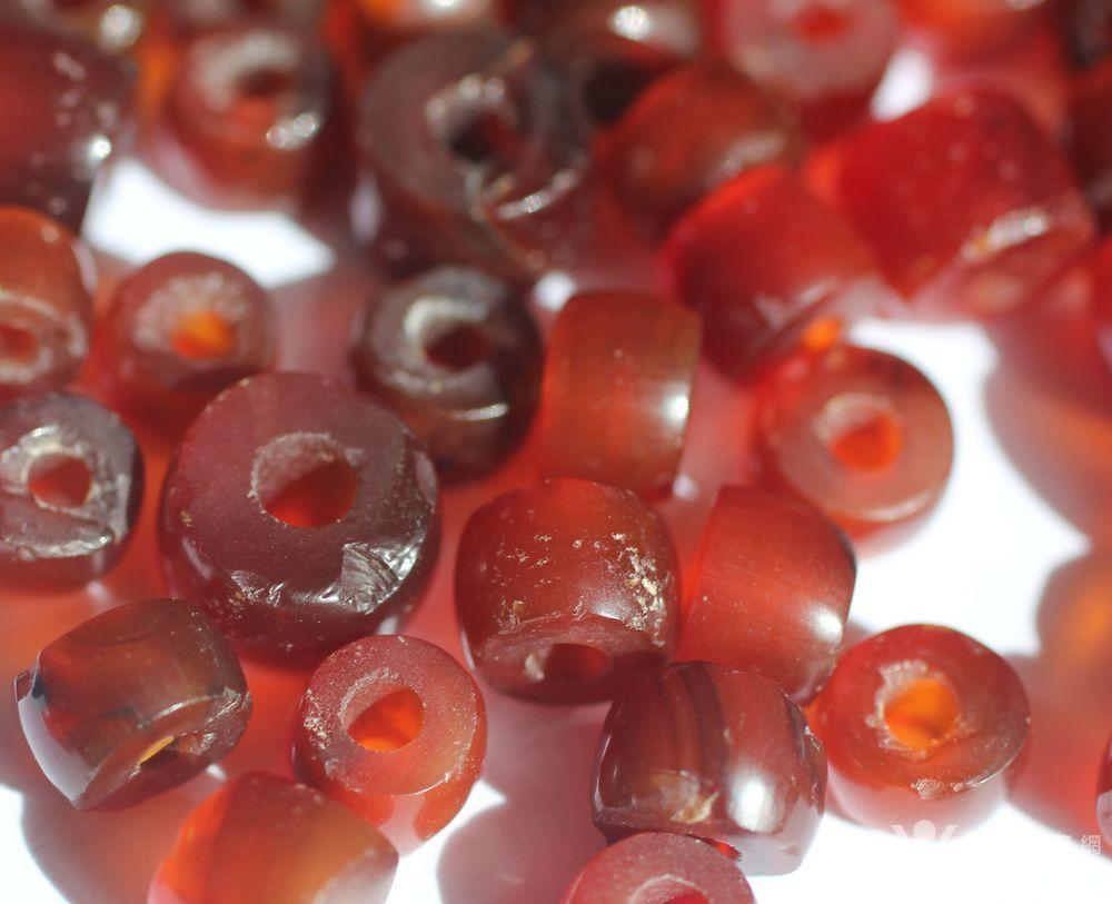 酒红色西周玛瑙珠子