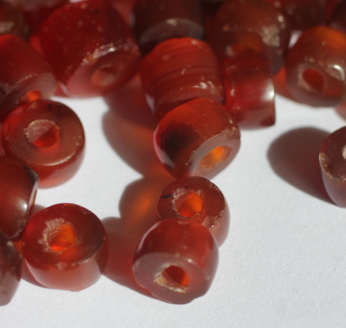 酒红色西周玛瑙珠子